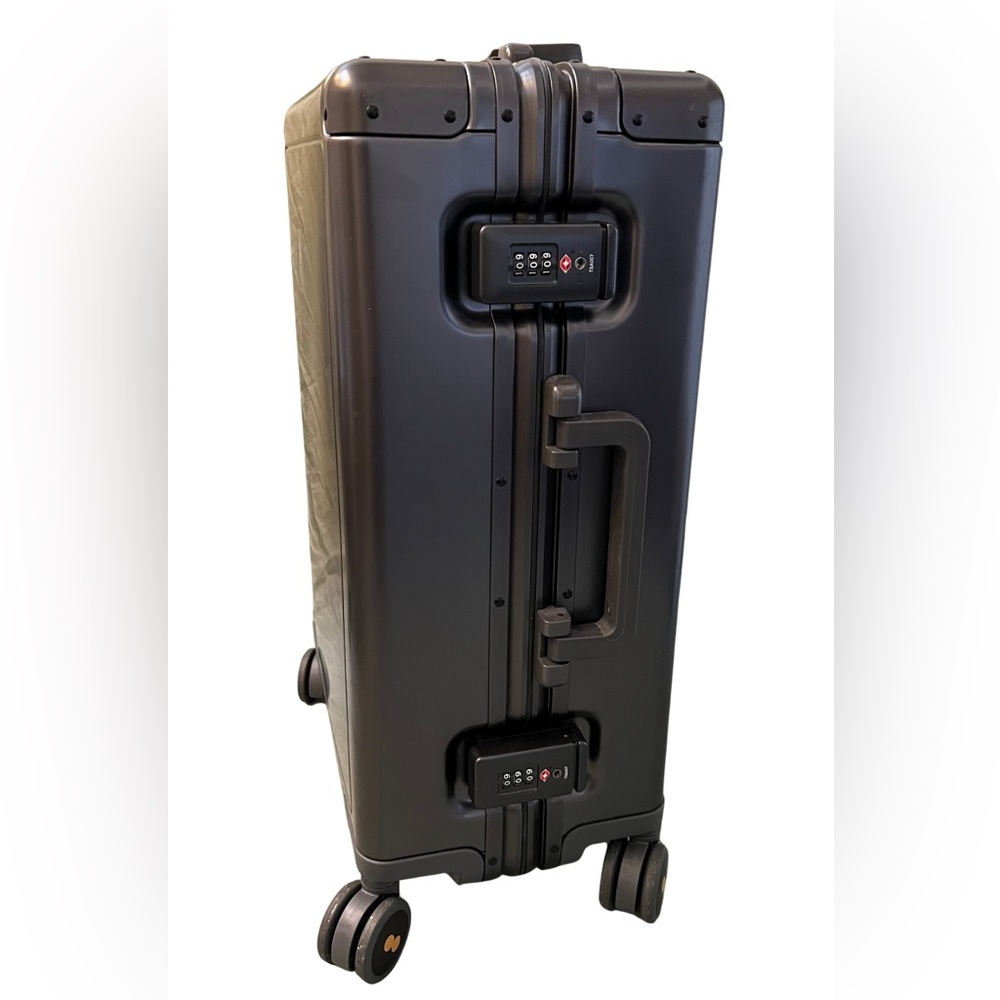 Level 8 Gibraltar Aluminum Carry-On 20" - Picture 3 of 9